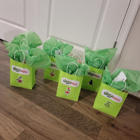disney-other-grinchmas-youve-been-grinched-bags-boxes-for-christmas